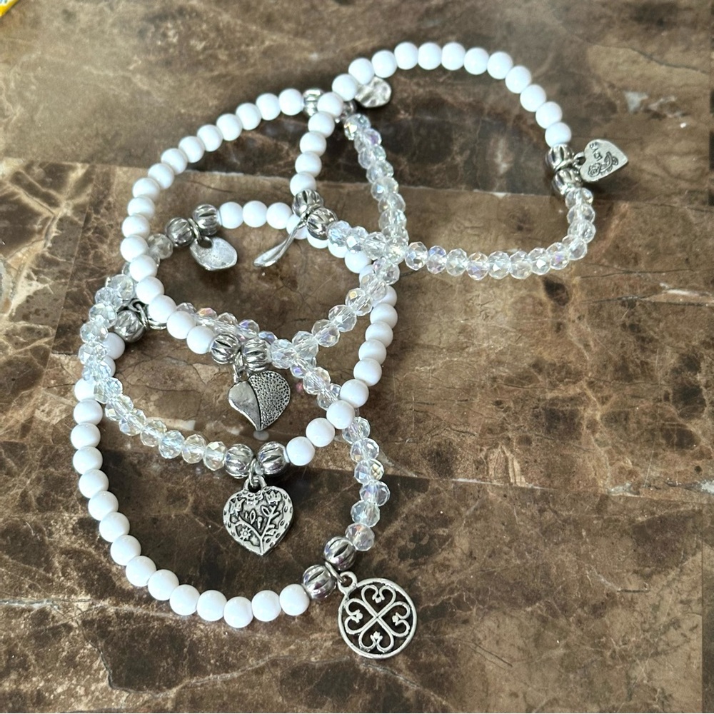 Fashion Jewelry Set Of 4 Glass Bead Stretch Bracelets With Charms NWOT